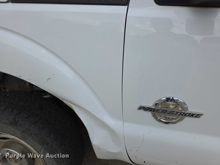 image for item FH6048 2011 Ford F350 Super Duty Crew Cab pickup truck