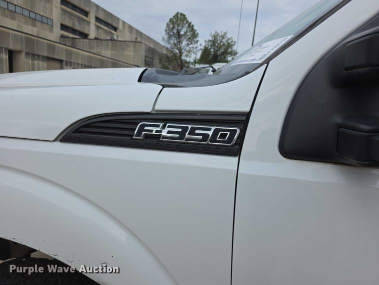 image for item FH6048 2011 Ford F350 Super Duty Crew Cab pickup truck