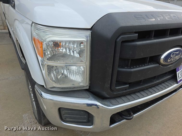 image for item FH6048 2011 Ford F350 Super Duty Crew Cab pickup truck