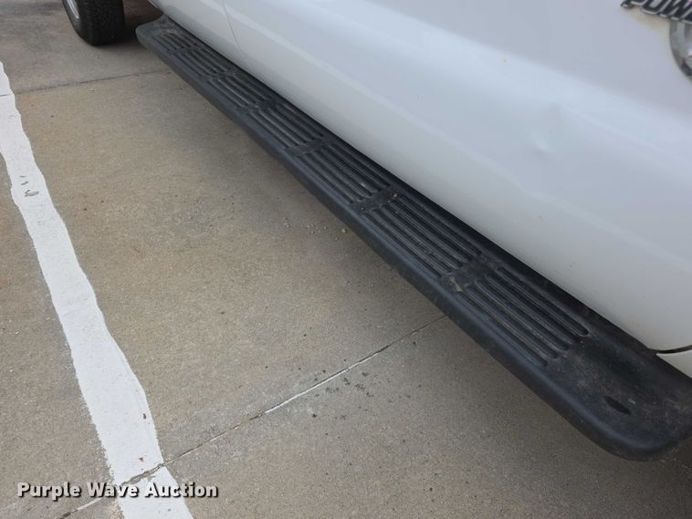 image for item FH6048 2011 Ford F350 Super Duty Crew Cab pickup truck