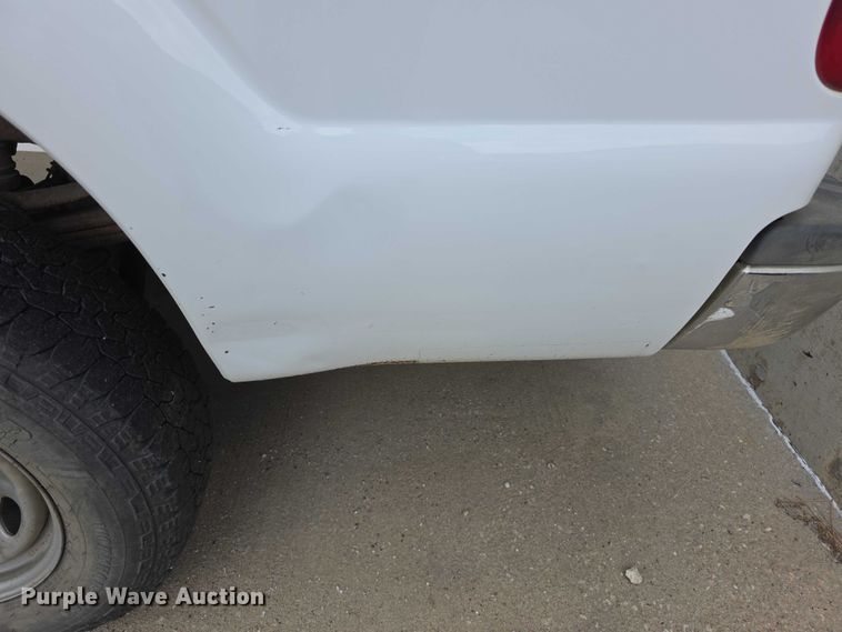 image for item FH6048 2011 Ford F350 Super Duty Crew Cab pickup truck