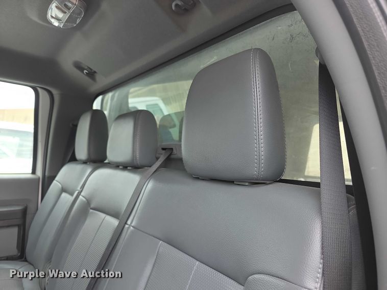 image for item FH6048 2011 Ford F350 Super Duty Crew Cab pickup truck