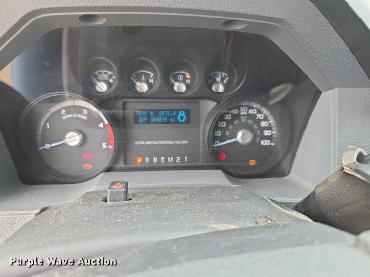 image for item FH6048 2011 Ford F350 Super Duty Crew Cab pickup truck