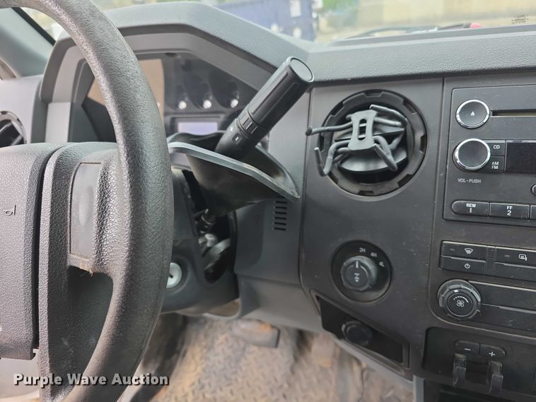 image for item FH6048 2011 Ford F350 Super Duty Crew Cab pickup truck