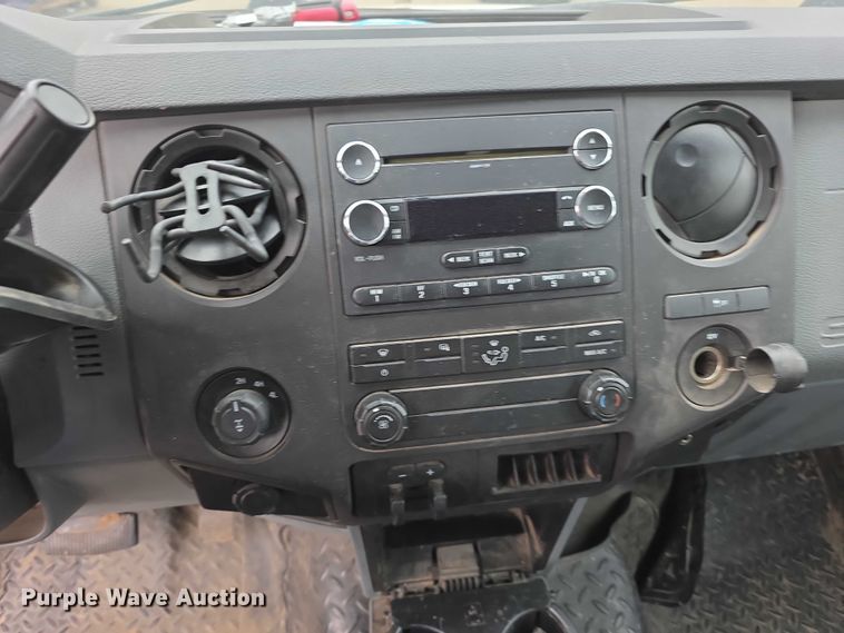 image for item FH6048 2011 Ford F350 Super Duty Crew Cab pickup truck