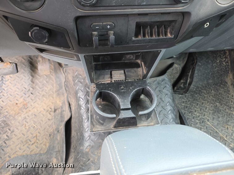 image for item FH6048 2011 Ford F350 Super Duty Crew Cab pickup truck