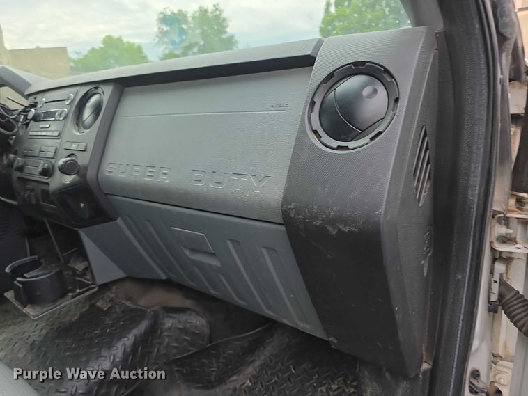 image for item FH6048 2011 Ford F350 Super Duty Crew Cab pickup truck