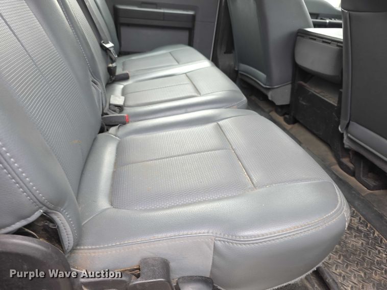 image for item FH6048 2011 Ford F350 Super Duty Crew Cab pickup truck