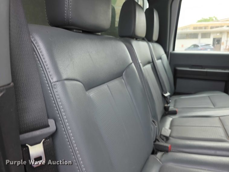 image for item FH6048 2011 Ford F350 Super Duty Crew Cab pickup truck