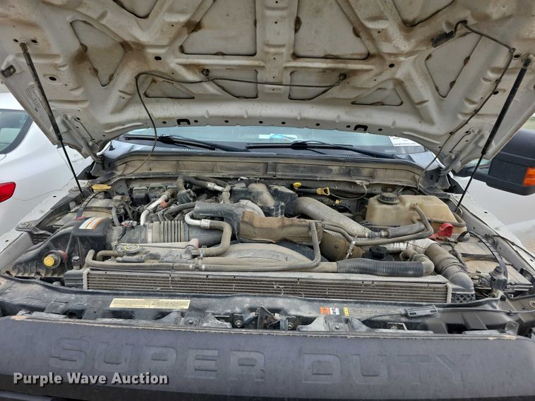 image for item FH6048 2011 Ford F350 Super Duty Crew Cab pickup truck