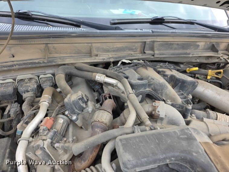 image for item FH6048 2011 Ford F350 Super Duty Crew Cab pickup truck