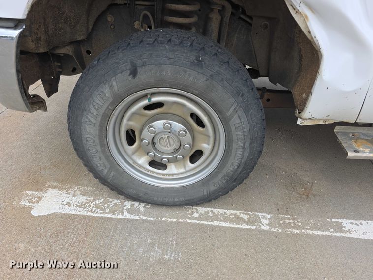 image for item FH6048 2011 Ford F350 Super Duty Crew Cab pickup truck