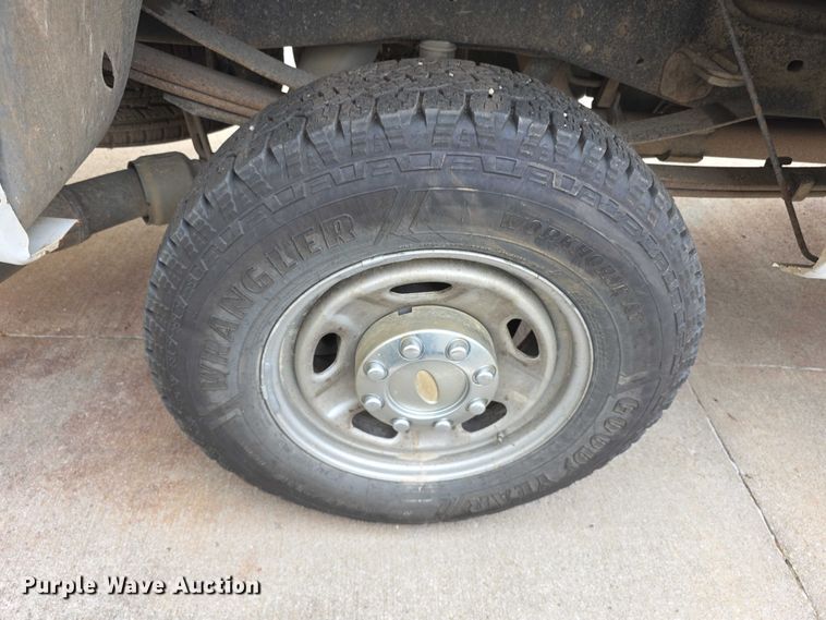 image for item FH6048 2011 Ford F350 Super Duty Crew Cab pickup truck