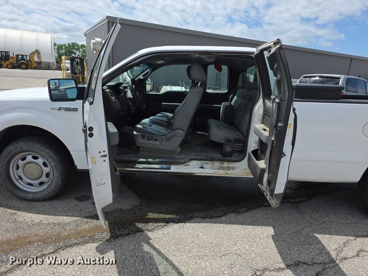 image for item FH6049 2014 Ford F150 Ext. Cab pickup truck