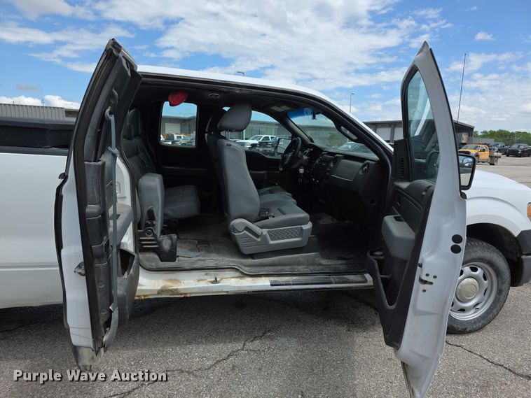 image for item FH6049 2014 Ford F150 Ext. Cab pickup truck