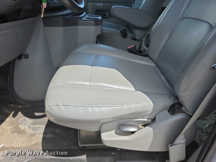 image for item FH6051 2014 Ford E250 van
