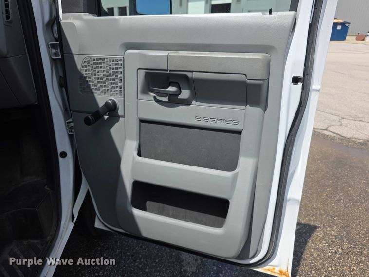 image for item FH6051 2014 Ford E250 van