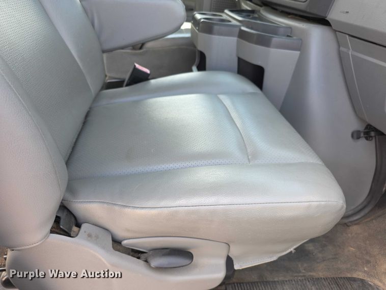 image for item FH6051 2014 Ford E250 van