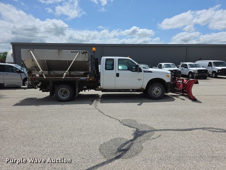 image for item FH6052 2014 Ford F350 Super Duty Ext. Cab dump flatbed pickup truck