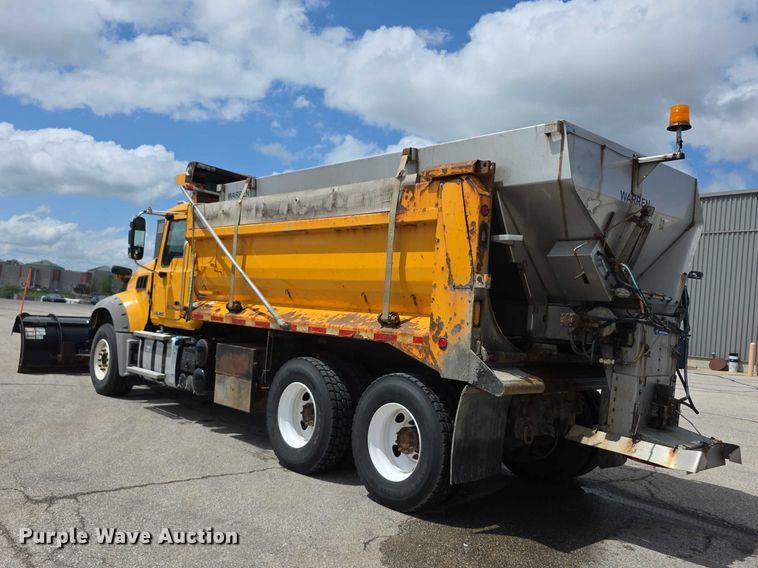 image for item FH6053 2015 Mack Granite GU713 dump truck