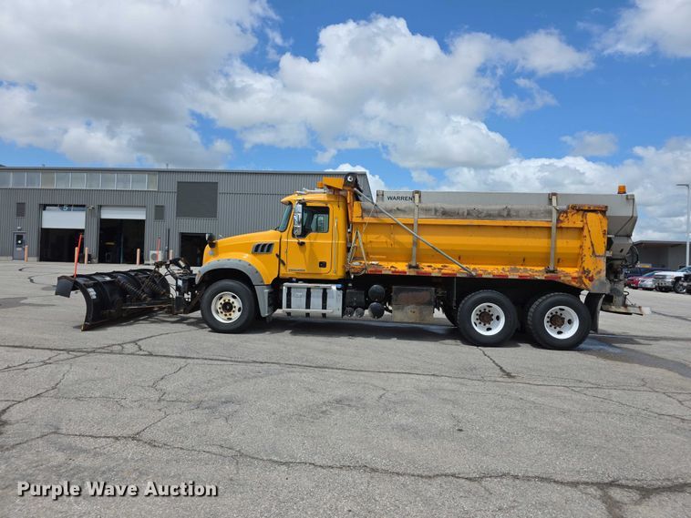 image for item FH6053 2015 Mack Granite GU713 dump truck