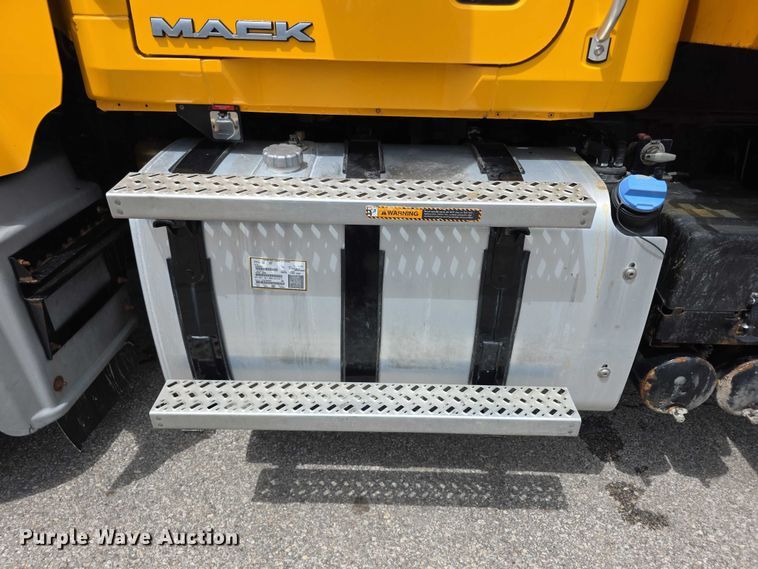 image for item FH6053 2015 Mack Granite GU713 dump truck