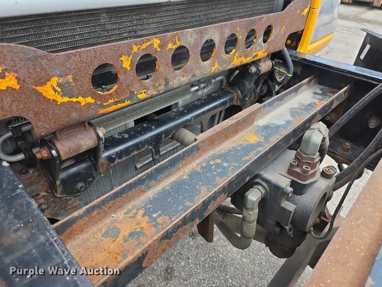 image for item FH6053 2015 Mack Granite GU713 dump truck