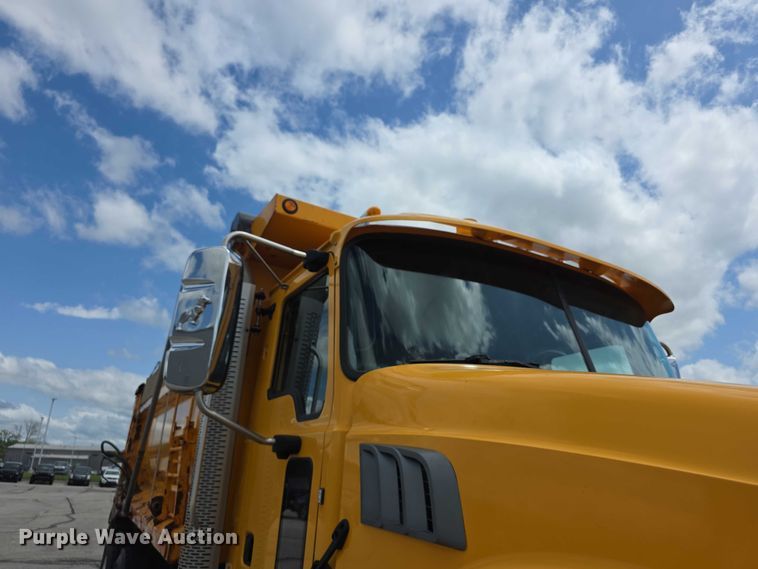 image for item FH6053 2015 Mack Granite GU713 dump truck