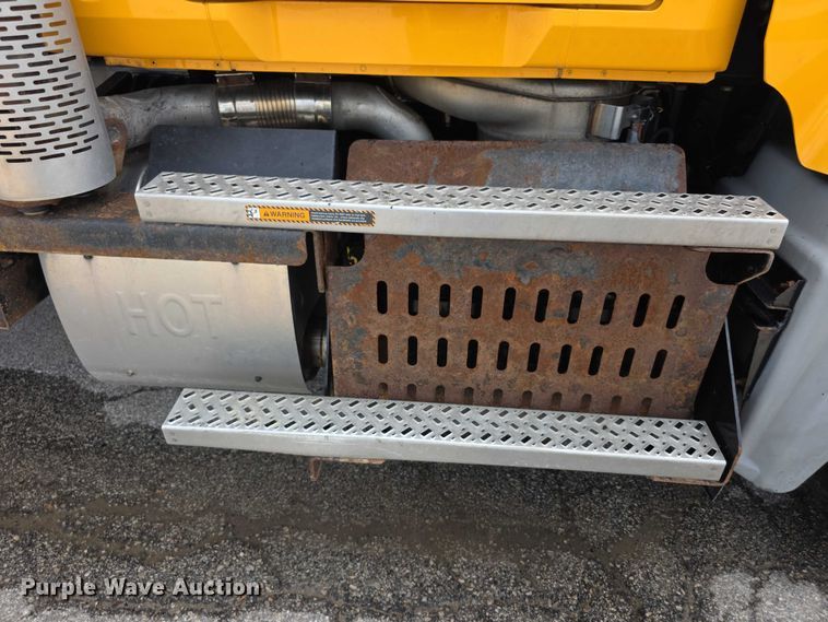 image for item FH6053 2015 Mack Granite GU713 dump truck
