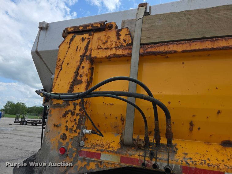 image for item FH6053 2015 Mack Granite GU713 dump truck