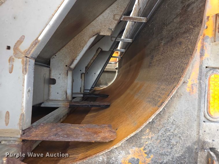 image for item FH6053 2015 Mack Granite GU713 dump truck