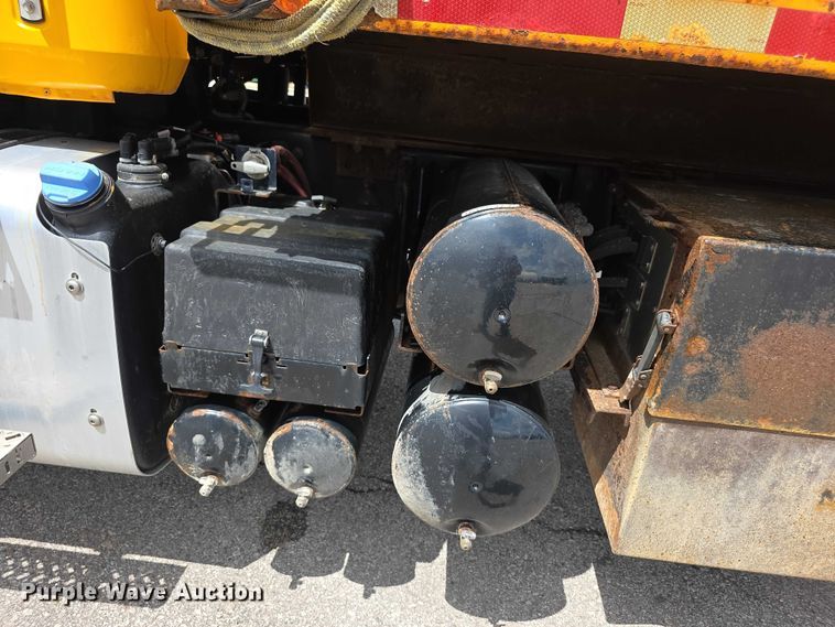 image for item FH6053 2015 Mack Granite GU713 dump truck