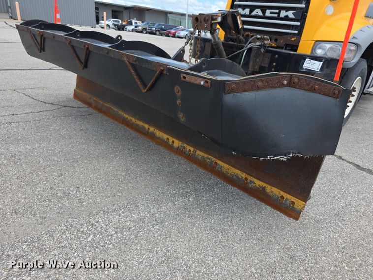 image for item FH6053 2015 Mack Granite GU713 dump truck