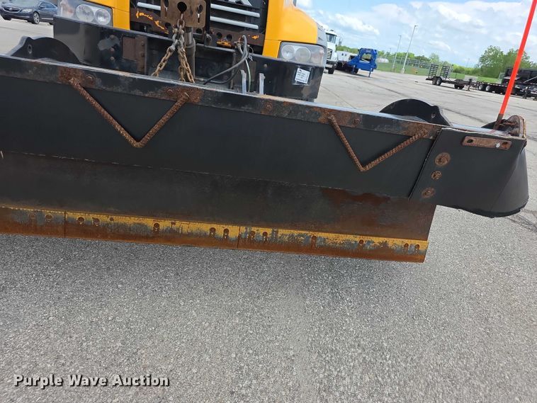 image for item FH6053 2015 Mack Granite GU713 dump truck