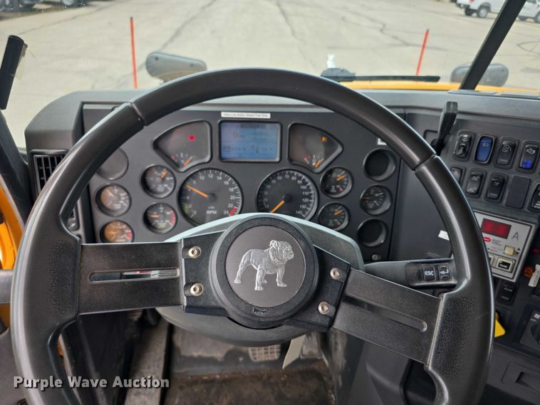 image for item FH6053 2015 Mack Granite GU713 dump truck