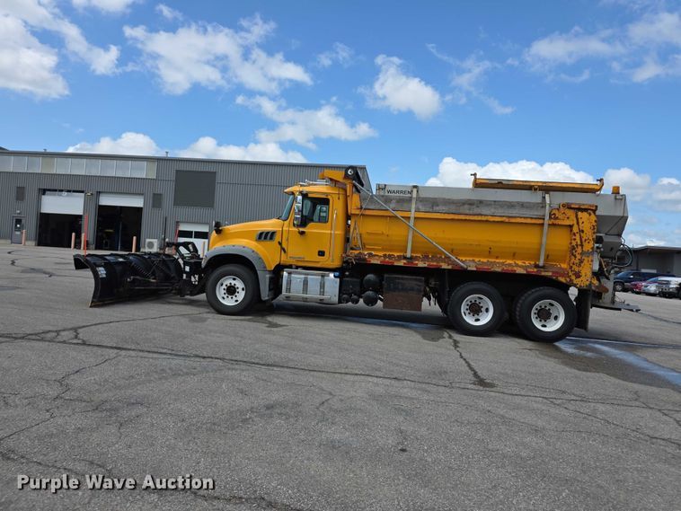 image for item FH6054 2015 Mack Granite GU713 dump truck