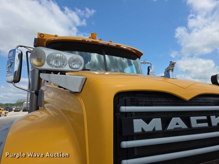 image for item FH6054 2015 Mack Granite GU713 dump truck