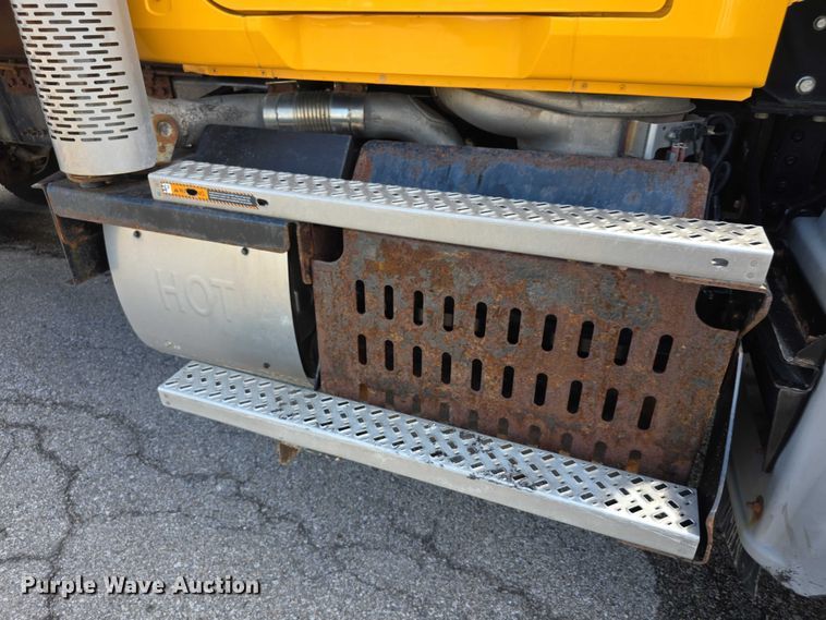 image for item FH6054 2015 Mack Granite GU713 dump truck