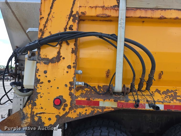 image for item FH6054 2015 Mack Granite GU713 dump truck
