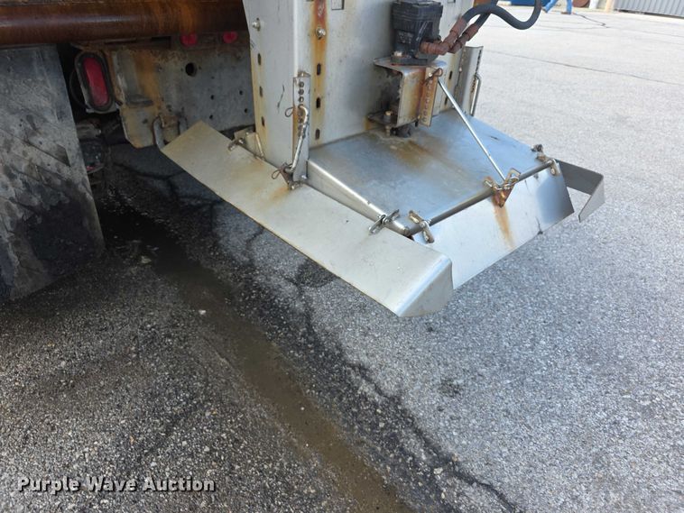 image for item FH6054 2015 Mack Granite GU713 dump truck