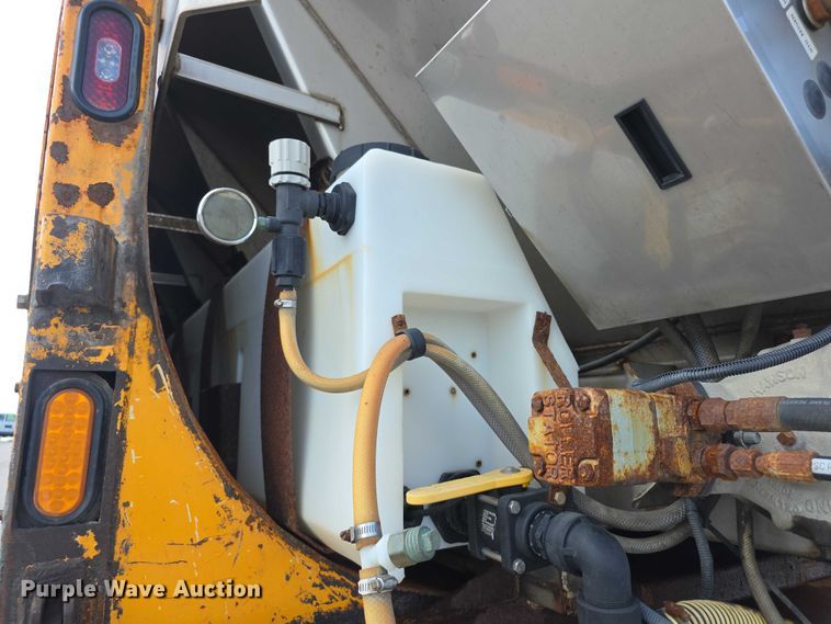 image for item FH6054 2015 Mack Granite GU713 dump truck