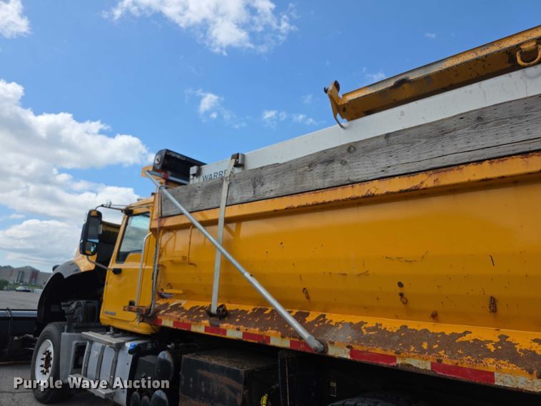 image for item FH6054 2015 Mack Granite GU713 dump truck