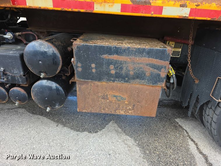 image for item FH6054 2015 Mack Granite GU713 dump truck