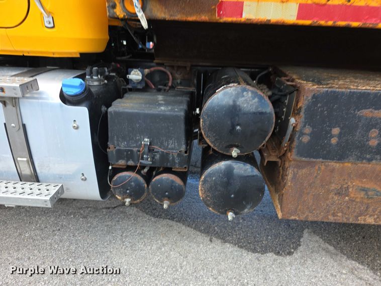 image for item FH6054 2015 Mack Granite GU713 dump truck