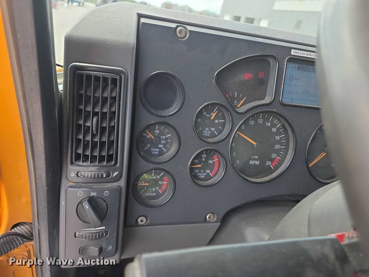 image for item FH6054 2015 Mack Granite GU713 dump truck