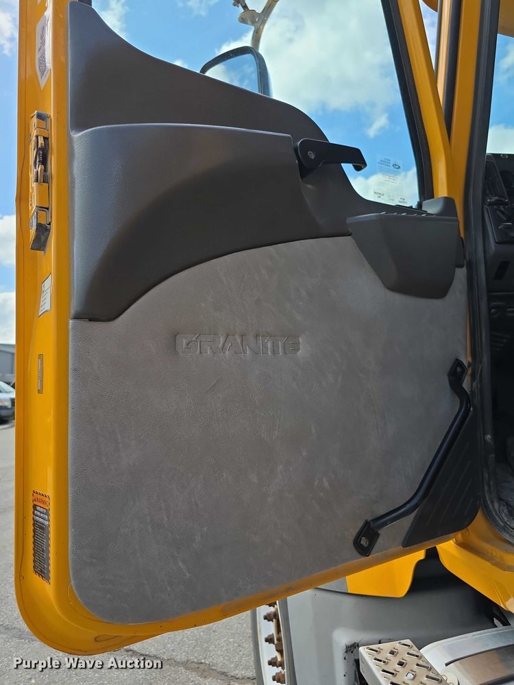 image for item FH6054 2015 Mack Granite GU713 dump truck