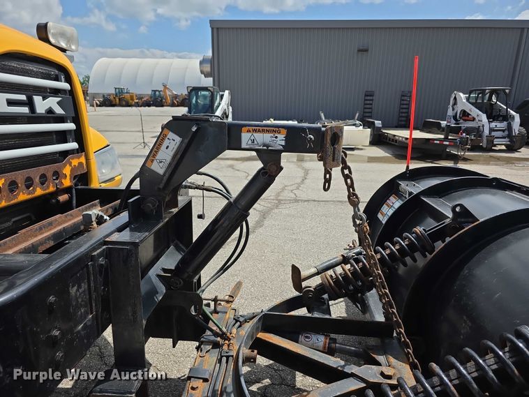 image for item FH6054 2015 Mack Granite GU713 dump truck