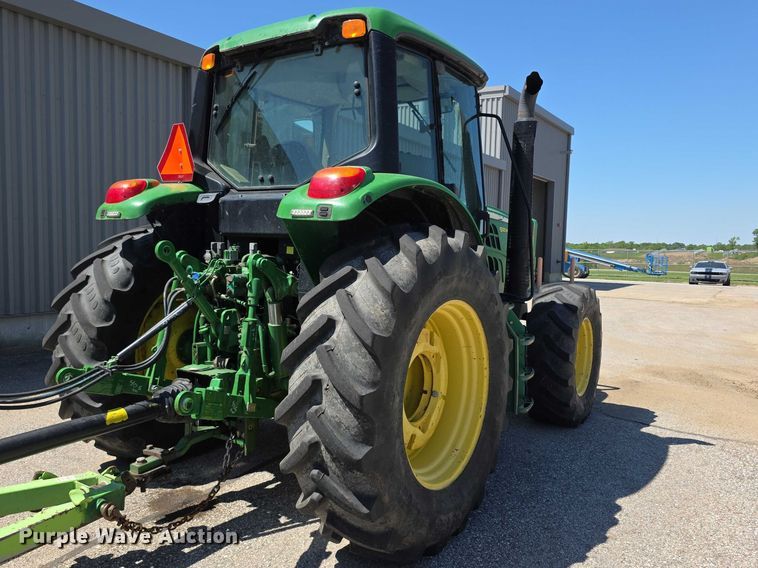 image for item FH6055 2011 John deere 6125M MFWD tractor