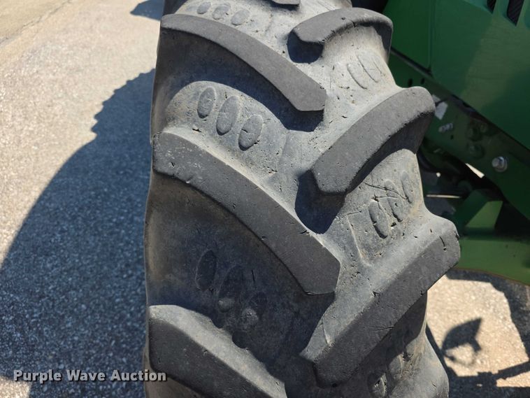 image for item FH6055 2011 John deere 6125M MFWD tractor