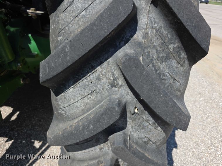 image for item FH6055 2011 John deere 6125M MFWD tractor